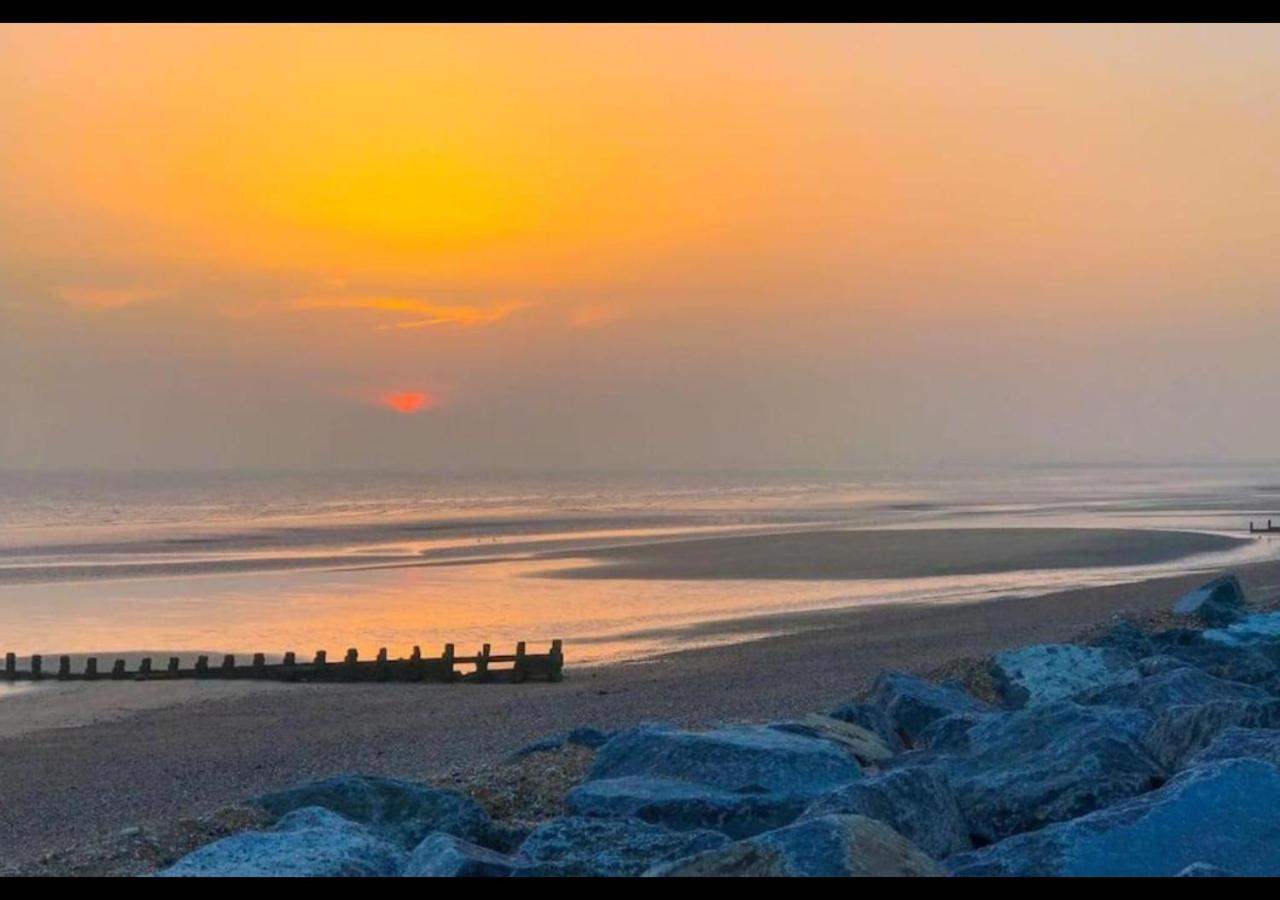 Mp768 - Camber Sands Holiday Park - Huge Lodge - Small Dog Friendly - Sleeps 8 Buitenkant foto