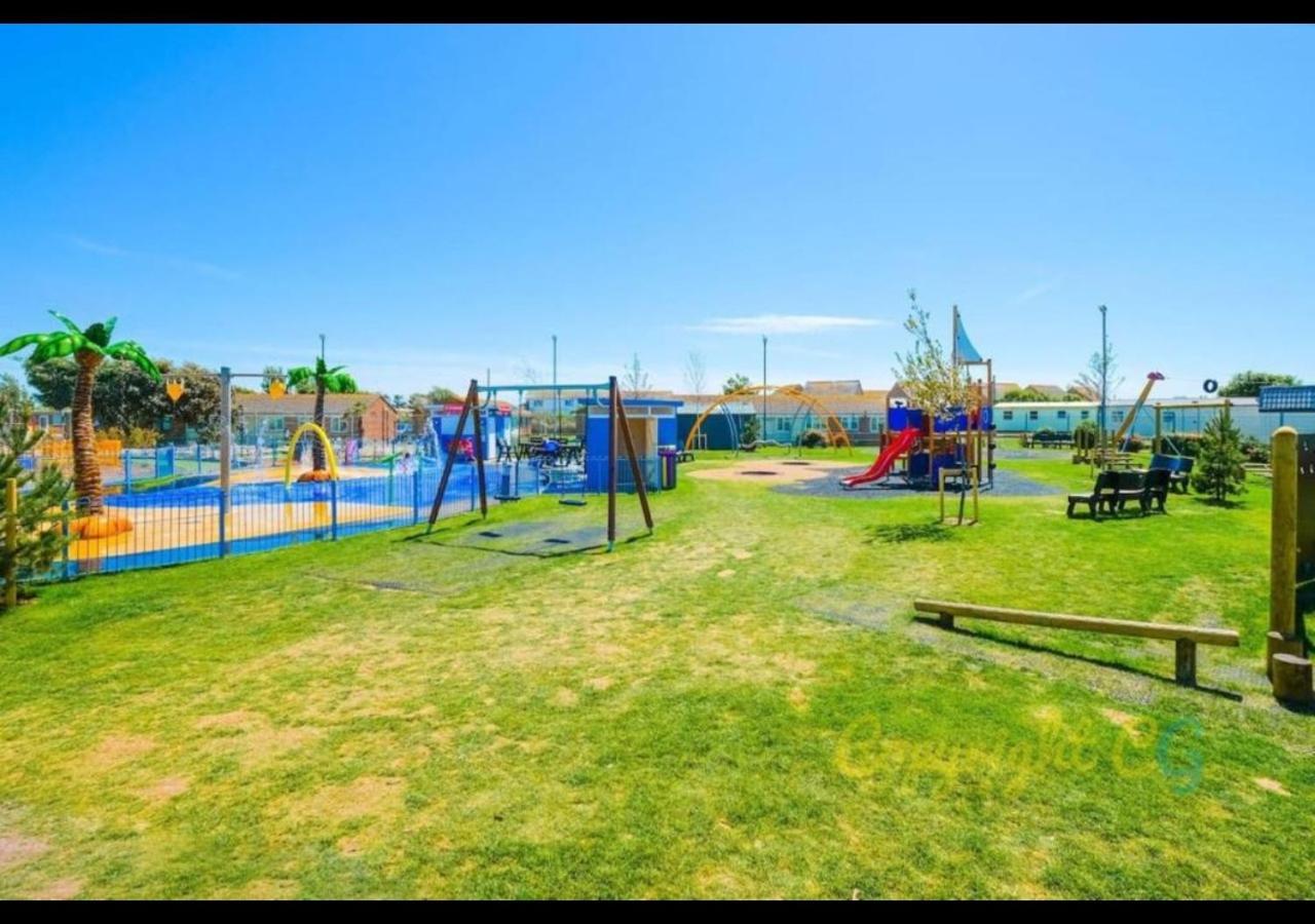 Mp768 - Camber Sands Holiday Park - Huge Lodge - Small Dog Friendly - Sleeps 8 Buitenkant foto