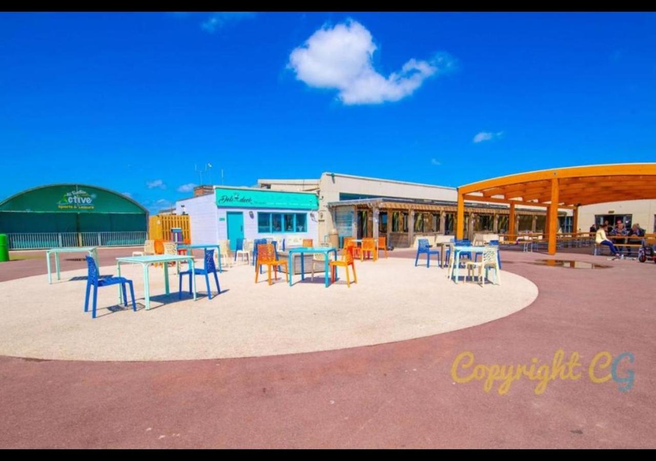 Mp768 - Camber Sands Holiday Park - Huge Lodge - Small Dog Friendly - Sleeps 8 Buitenkant foto