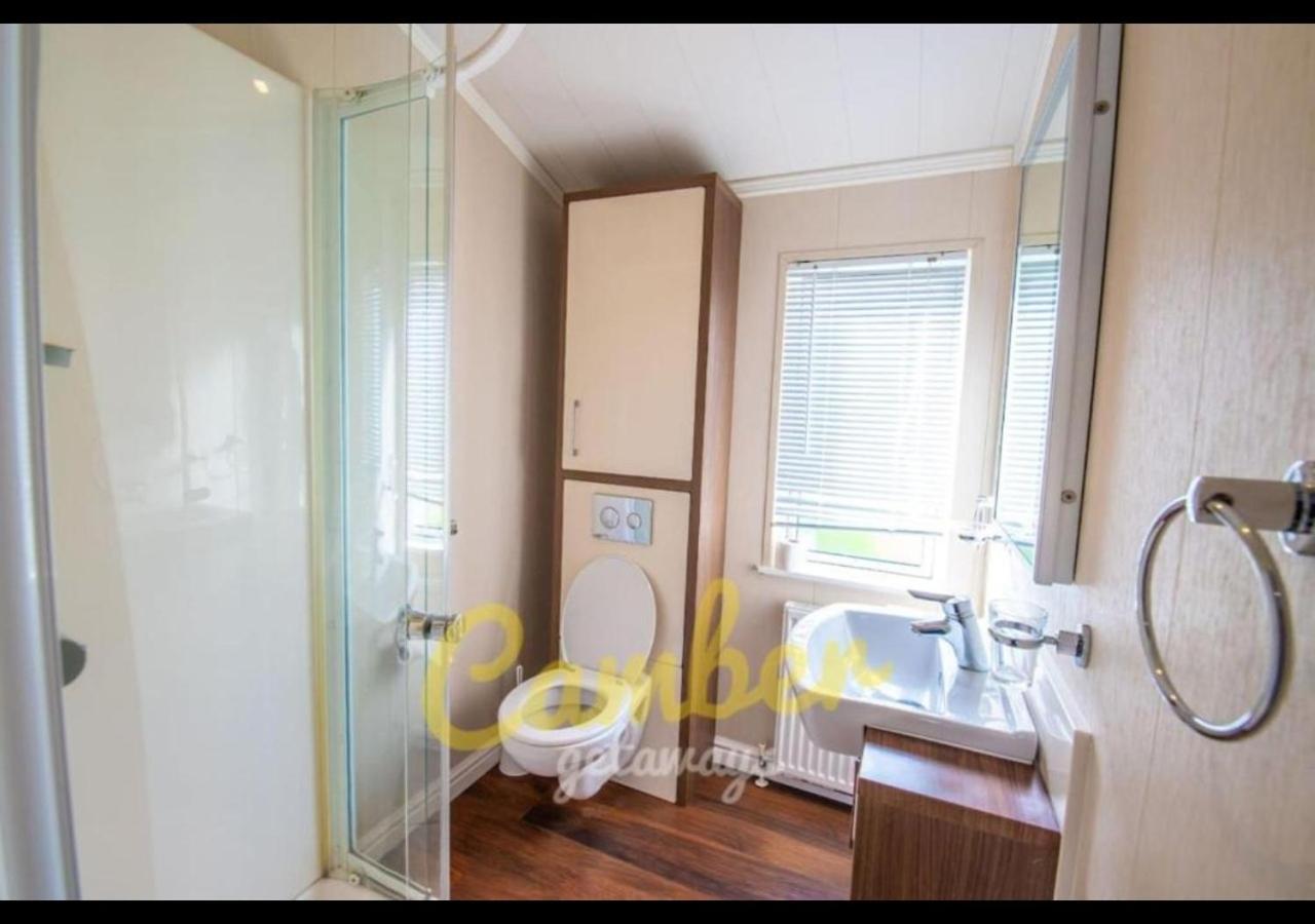 Mp768 - Camber Sands Holiday Park - Huge Lodge - Small Dog Friendly - Sleeps 8 Buitenkant foto